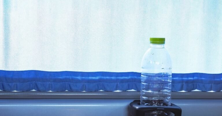 Ant butelių nebeliks klaidinančių pažadų: „Coca-Cola“, „Nestlé“ ir „Danone“ priverstos keisti užrašus