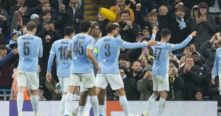 Liverpool“ atsiliko dviem įvarčiais, bet atsitiesė: „Man City“ pergalę papuošė neįtikėtinas Philo Fodeno sugrįžimas