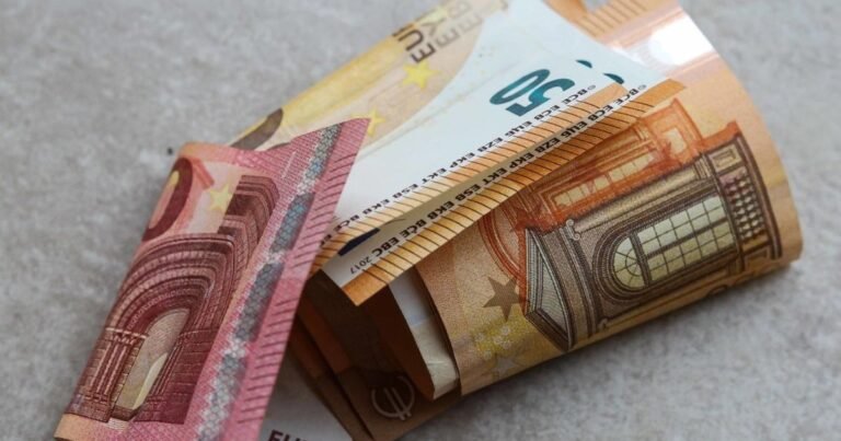 Kitų metų biudžete – netikėtas deficitas: kam bus skiriami milijardai eurų