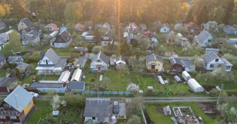 Ugniagesiai belsis į Josvainių gyventojų duris: po tragedijos tikrins namų saugumą