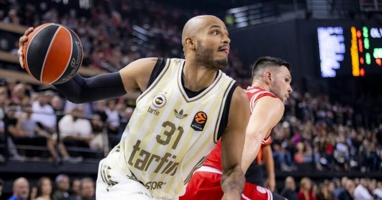Fenerbahče“ išplėšė dramatišką pergalę Pirėjuje: šeimininkams liko vos 4 sekundės atsakui