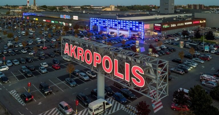 Klaipėdos „Akropolyje“ – kruvinas išpuolis peiliu: liudininkai papasakojo, kaip viskas atrodė